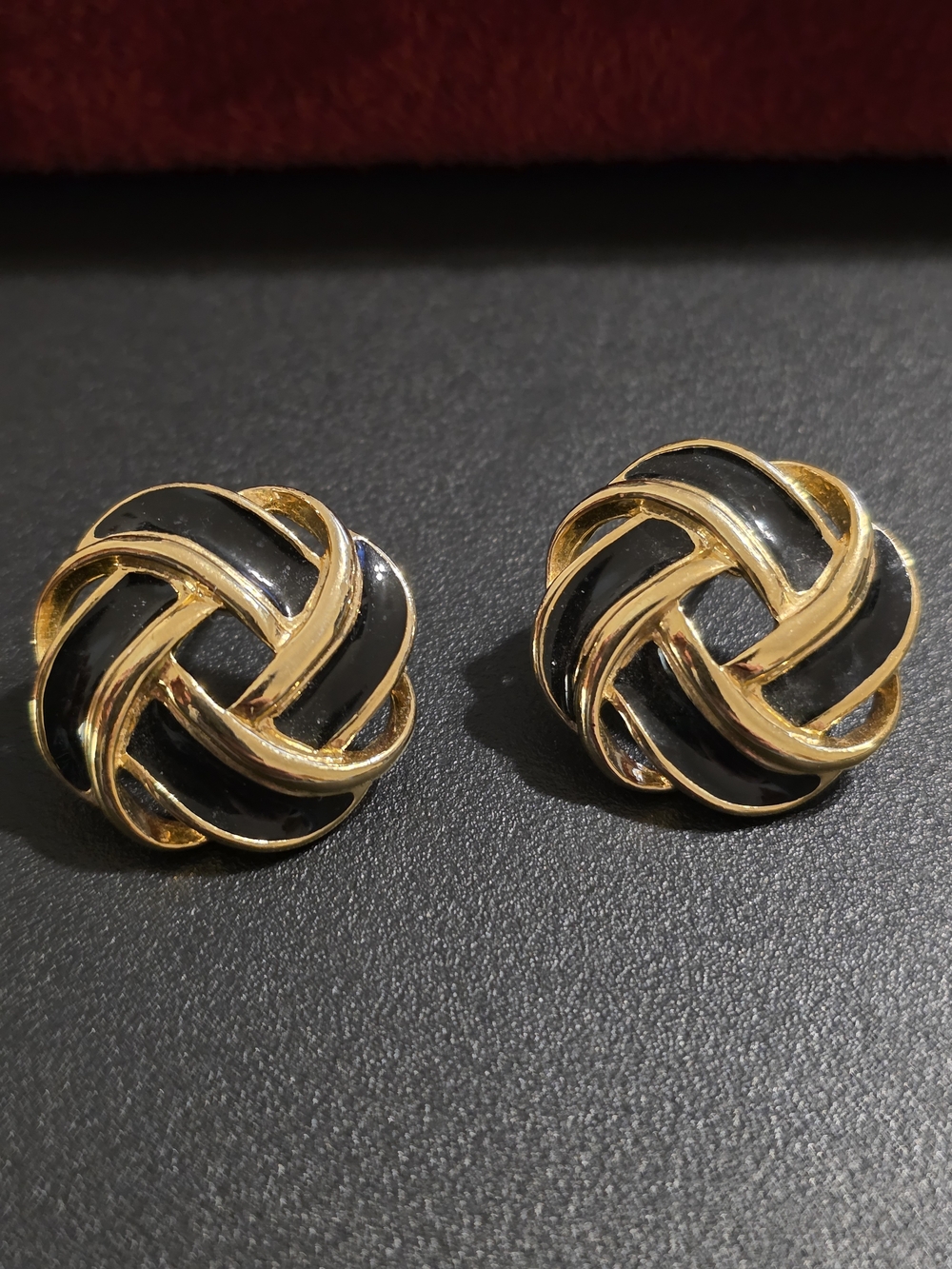 Vintage 4 Pair Pierced Earring Set: Gold, Black & Cream Studs/Knot & Drop - Picture 3 of 10